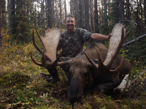 Trophy Canadian Moose Hunt in British Columbia